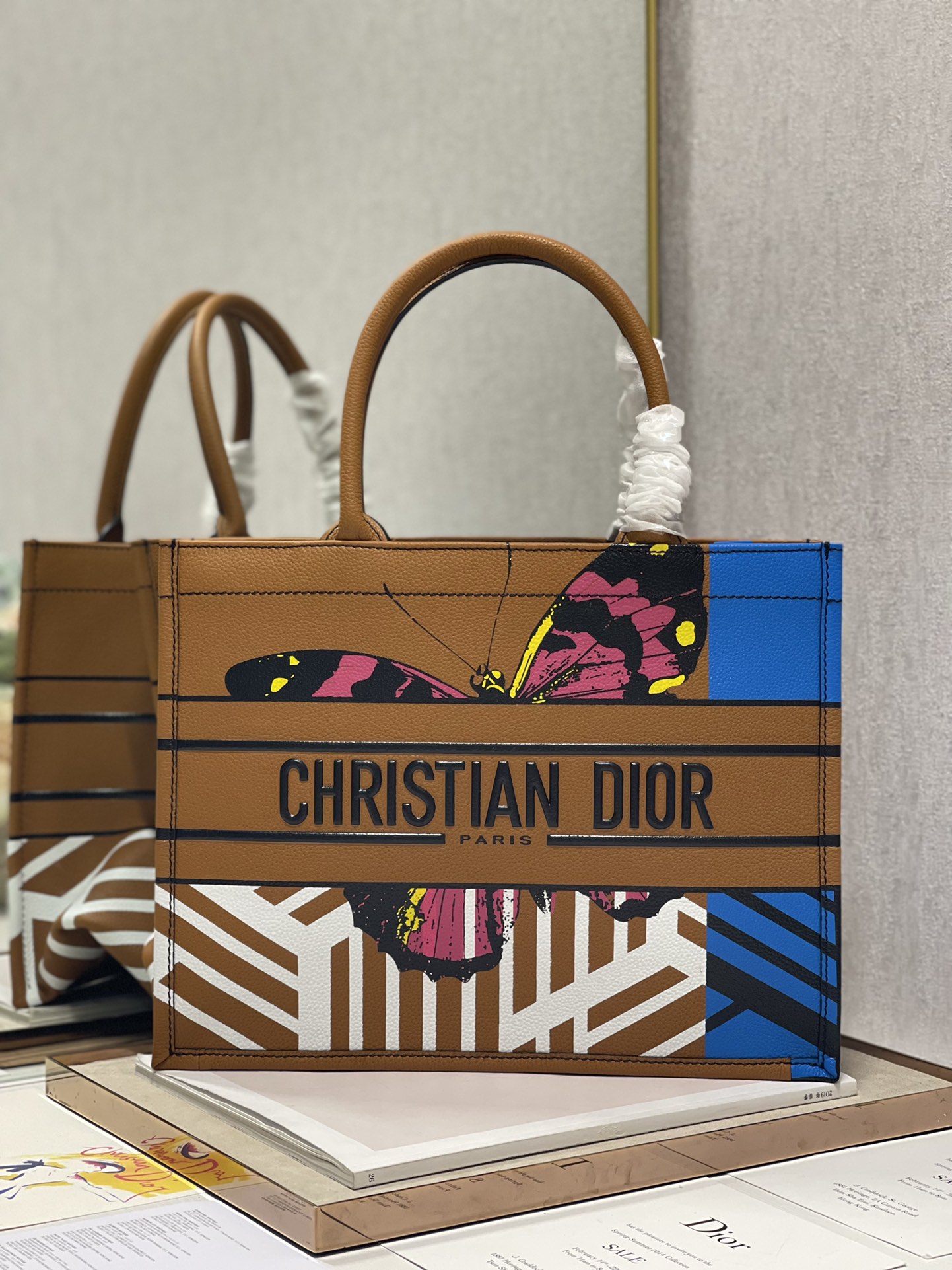 D*or book tote
