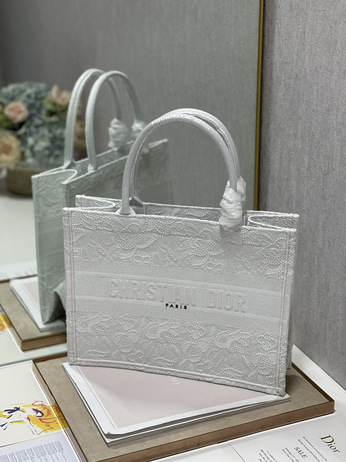 D*or small book tote-36*28cm