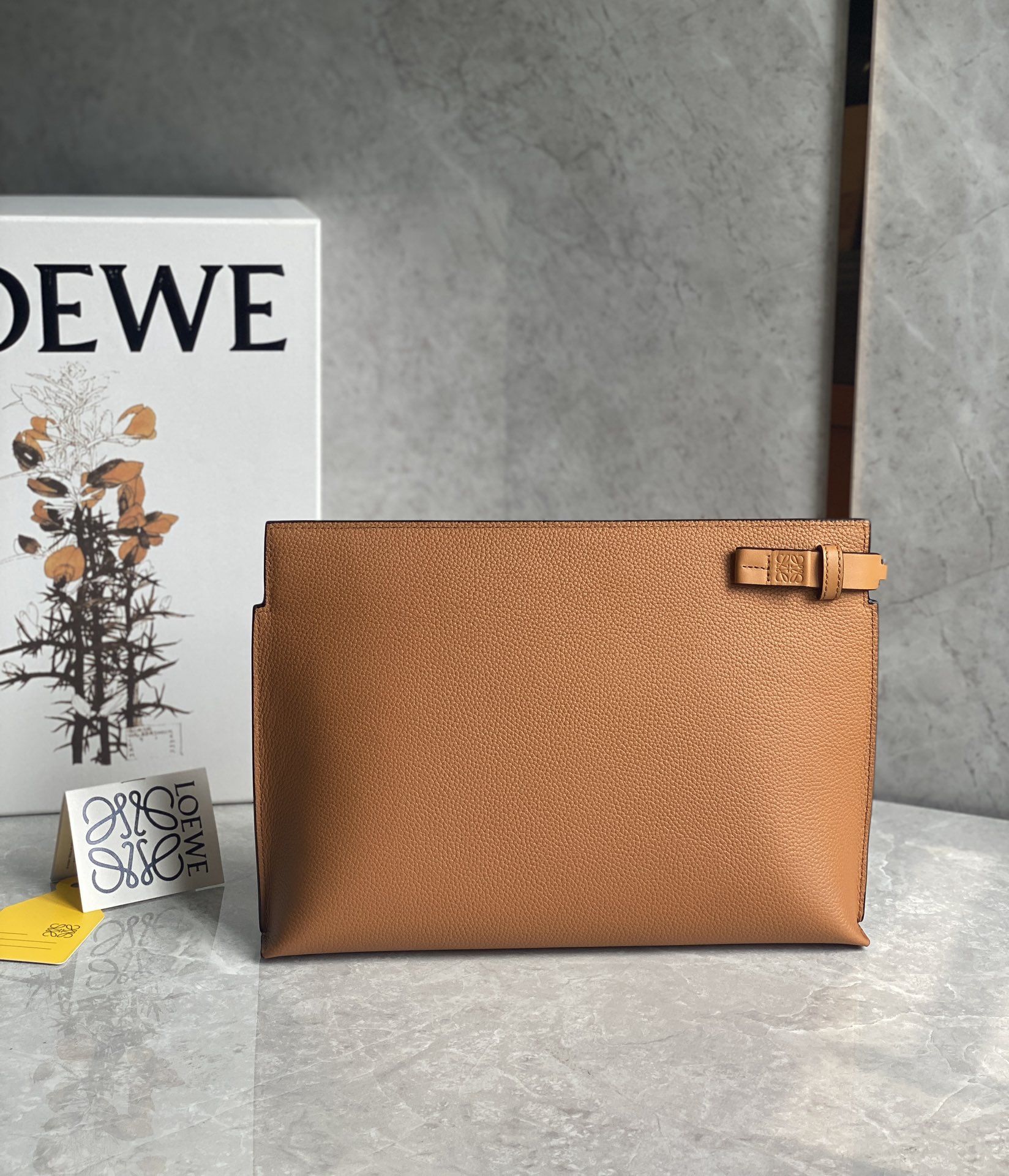 L0ew* pouch-29.5*20cm