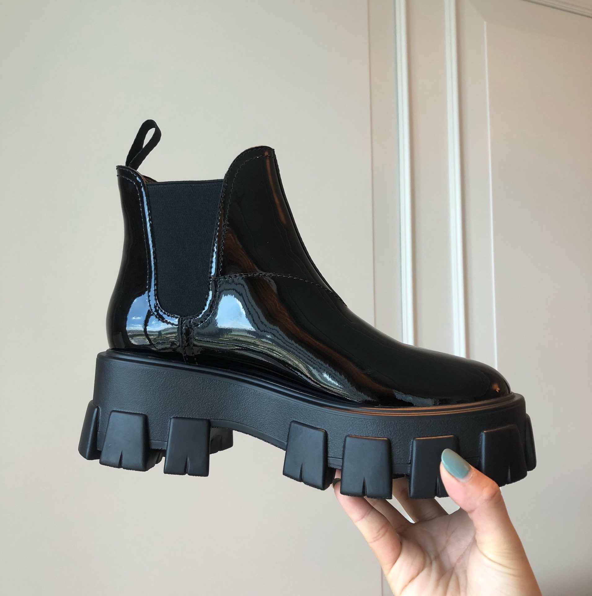 Pra*a 2020ss boots