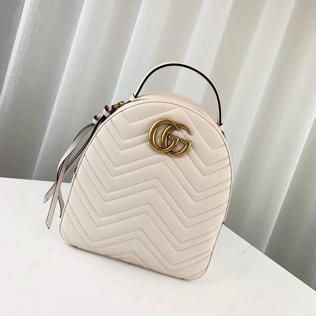 G*u*i backpack-22.5x26x11cm