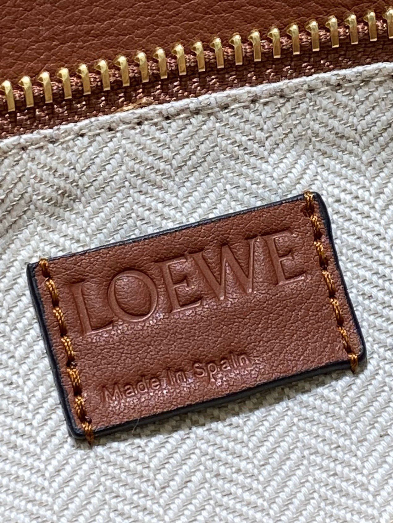 L0ew* puzzle small bag-24*10*14cm