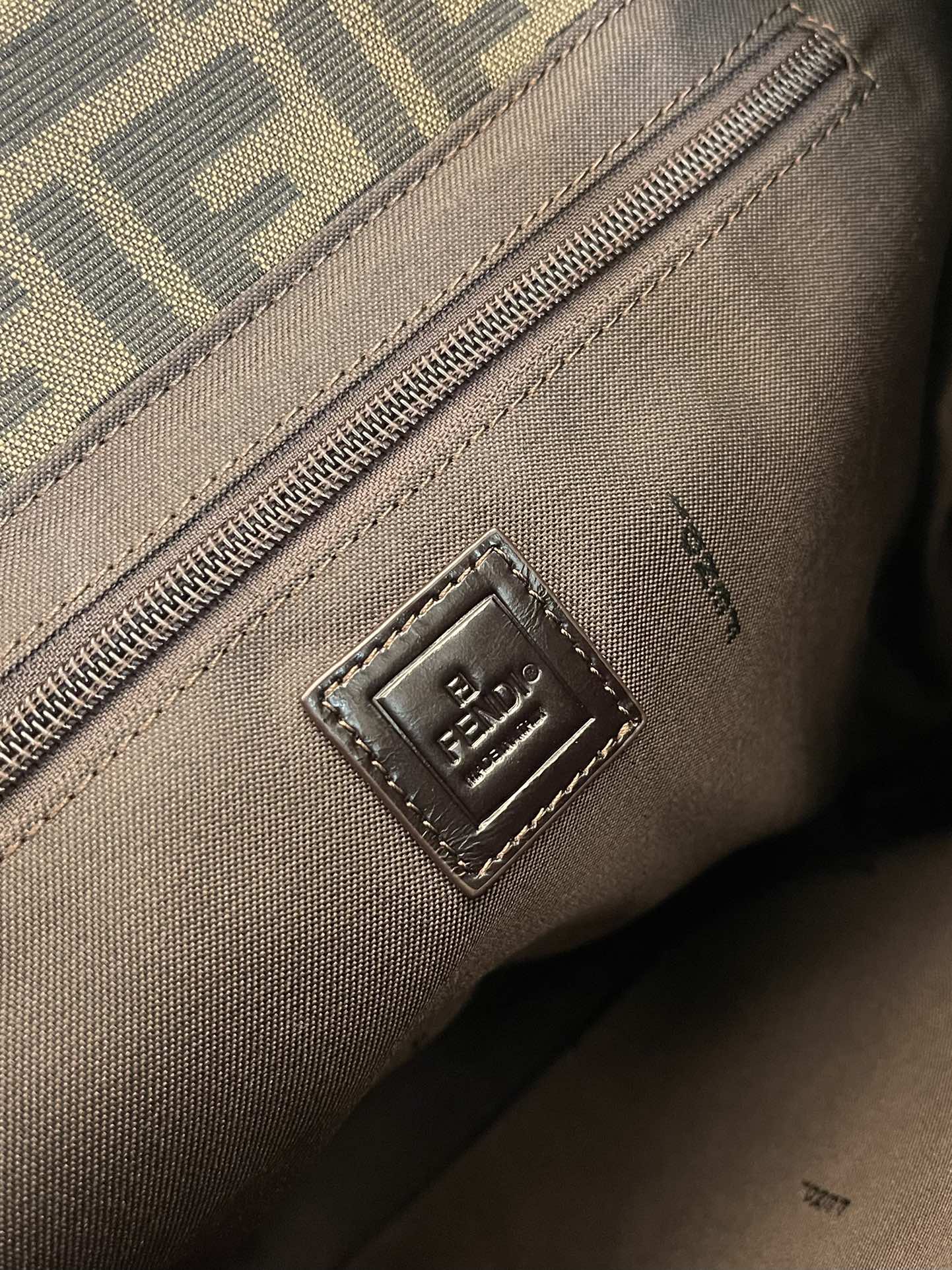 F**di vintage tote-27x13x37cm