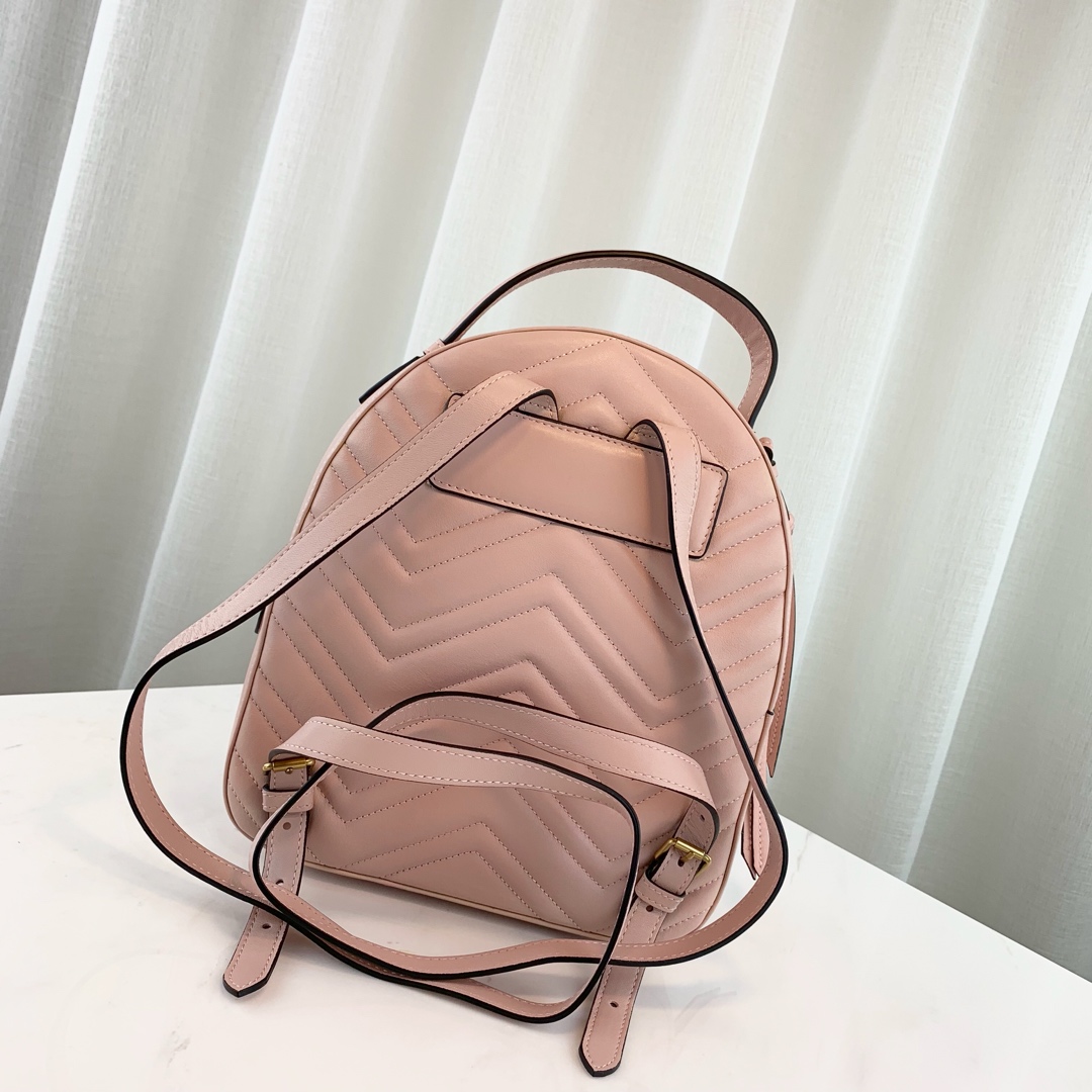 G*u*i backpack-22.5x26x11cm