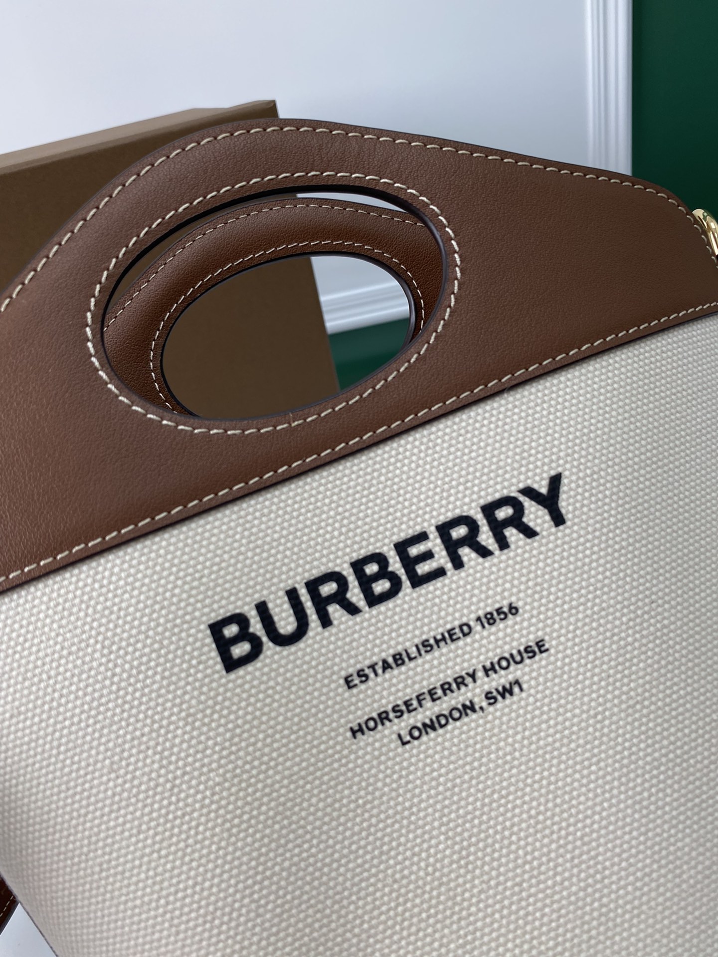 B**rry pocket bag-17 x 12 x 26cm