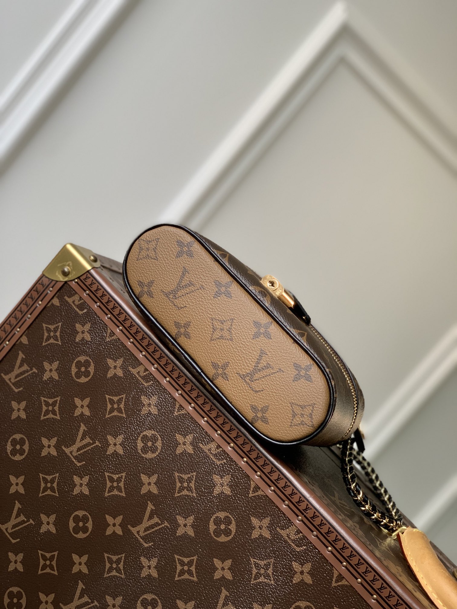 l0vis Vvtt0n vanity chain pouch-19.0 x 11.5 x 6.5cm