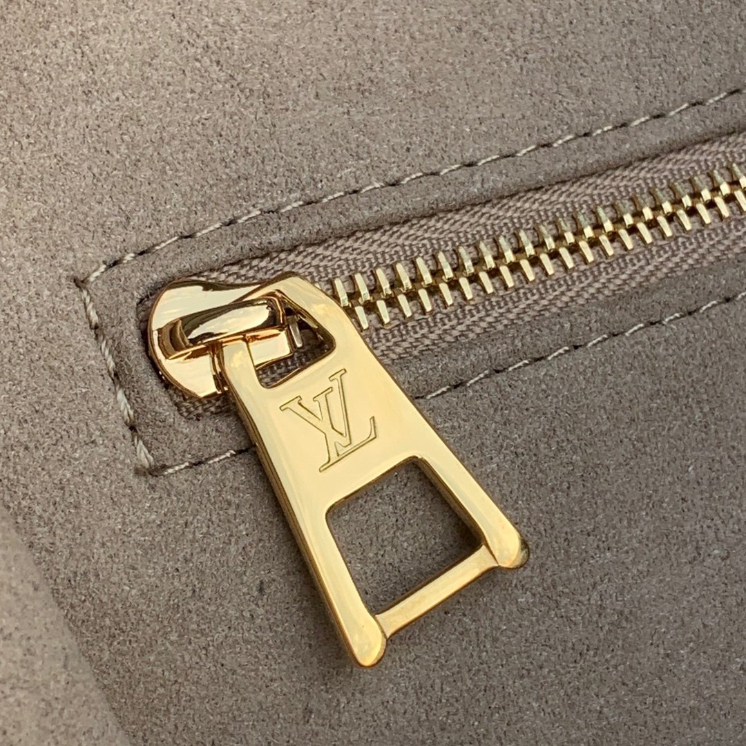 l0*is V*t0n small onthego handbag-35*28*15cm