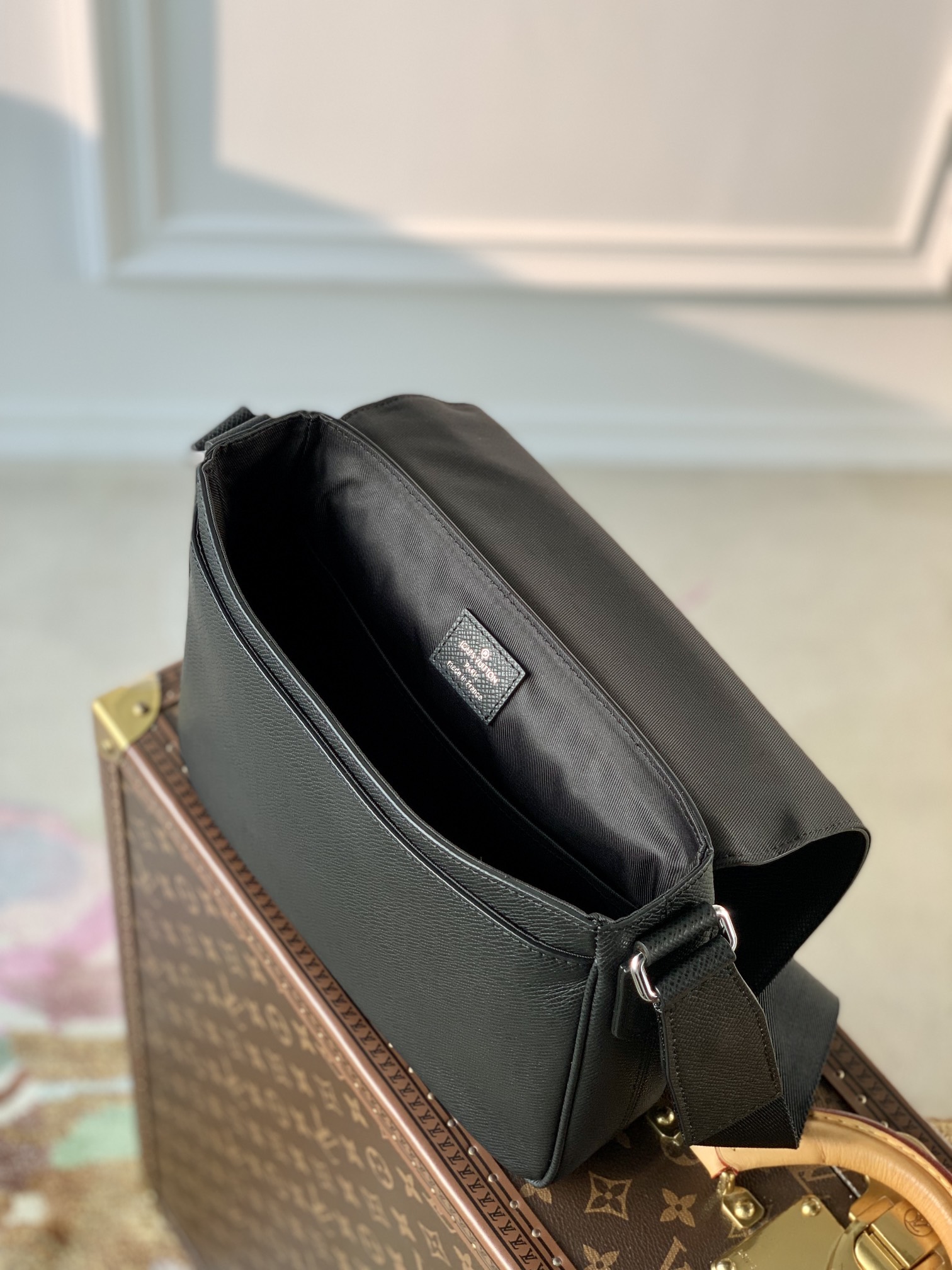 l0*is V*t0n district messenger bag-m46255-26*20*7cm