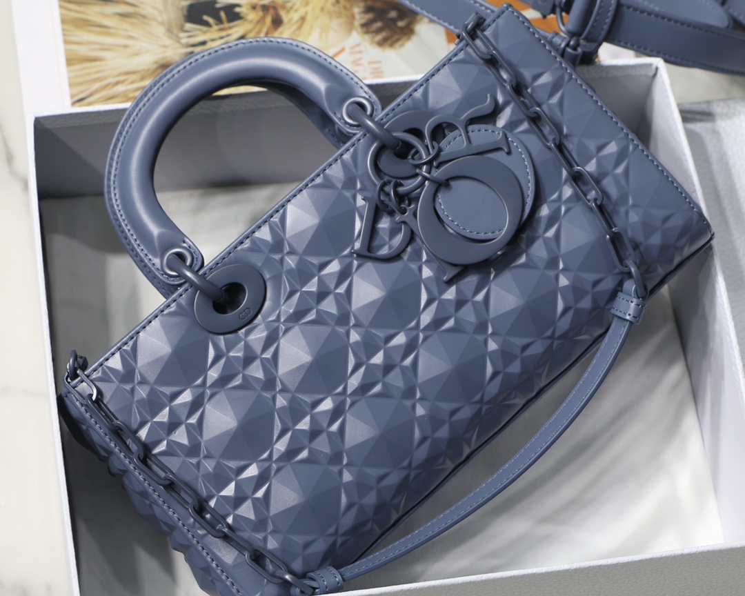 D*or lady bag-26 x 13.5 x 5 cm