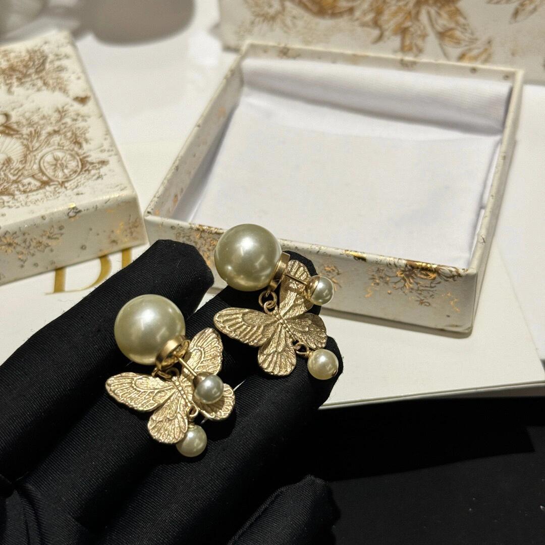 Ch@nel Earring