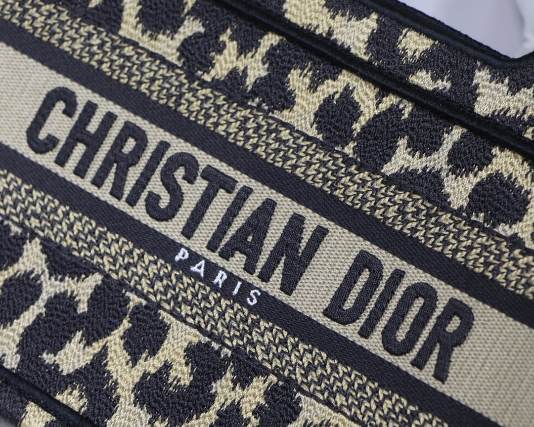 D*or mini book tote-23*17*7cm