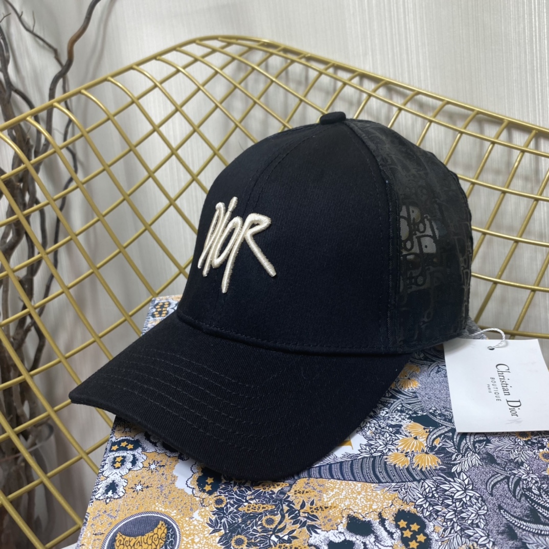 D*or hats