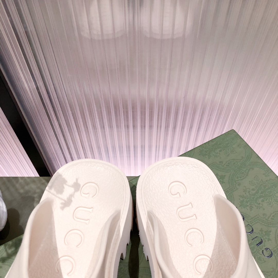 G*u*i slides-4.5cm