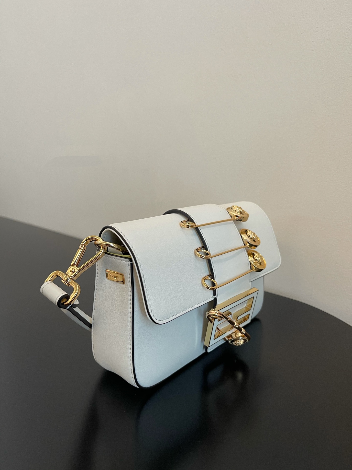 F**di small baguette bag-20x15x9cm