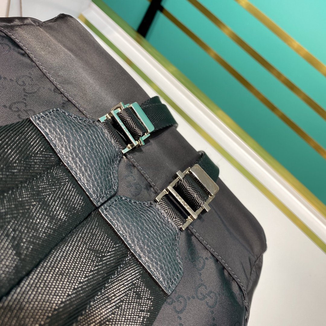 G*u*i backpacks-25*38*17cm