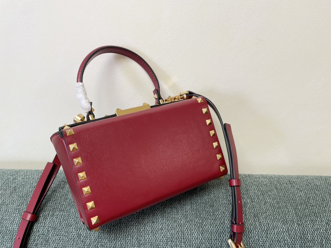 Va1e*ntin0 garavani rockstud alcove-19*12*8cm