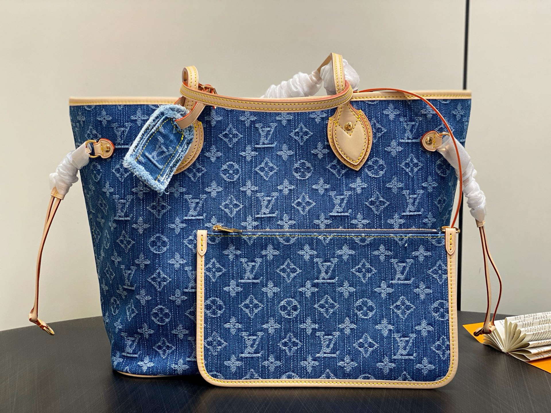 l0vis Vvtt0n neverfull mm-31*28*14cm