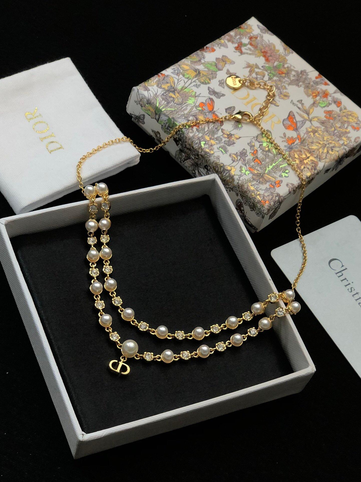 Diro Necklace