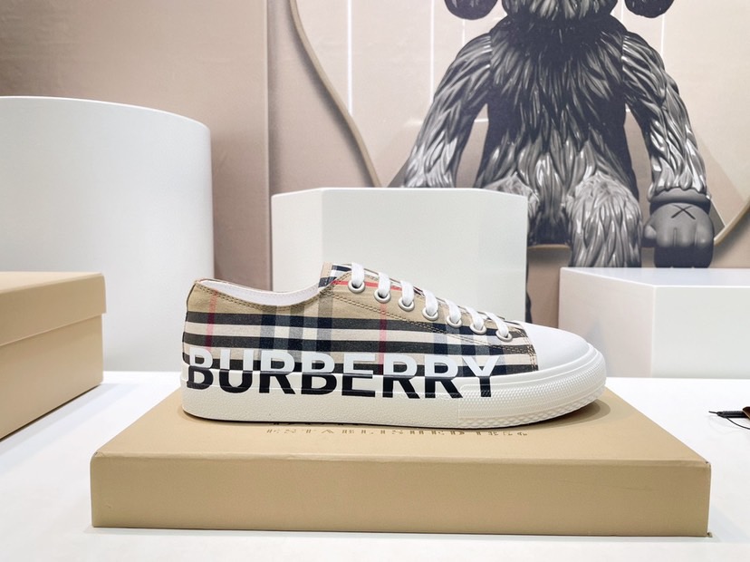 Bv*b*rry sneakers