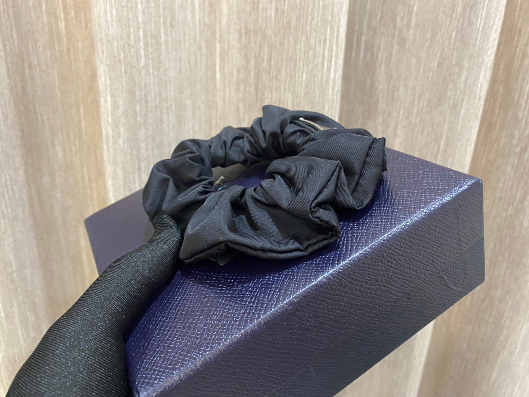 Pra*a headband