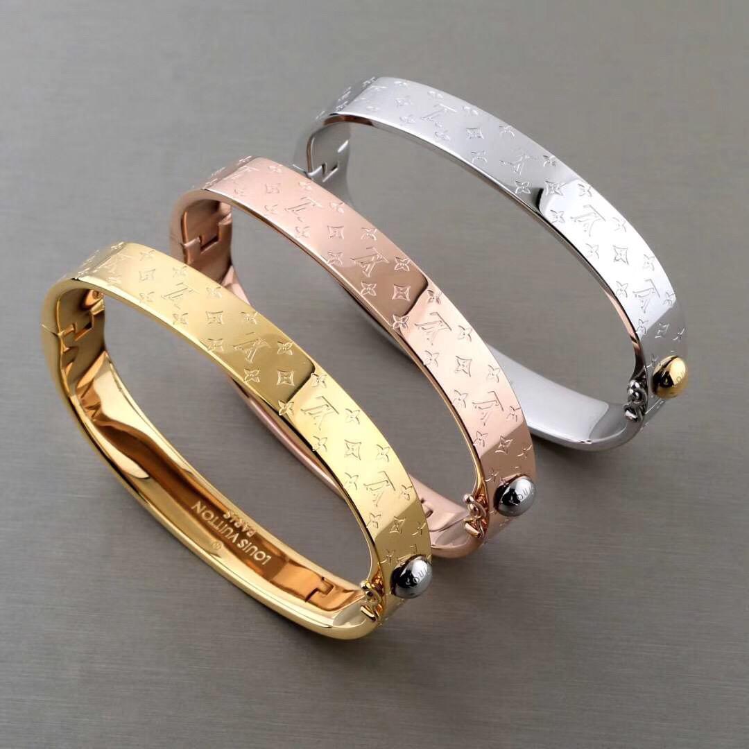 l0*is V*t0n bracelet