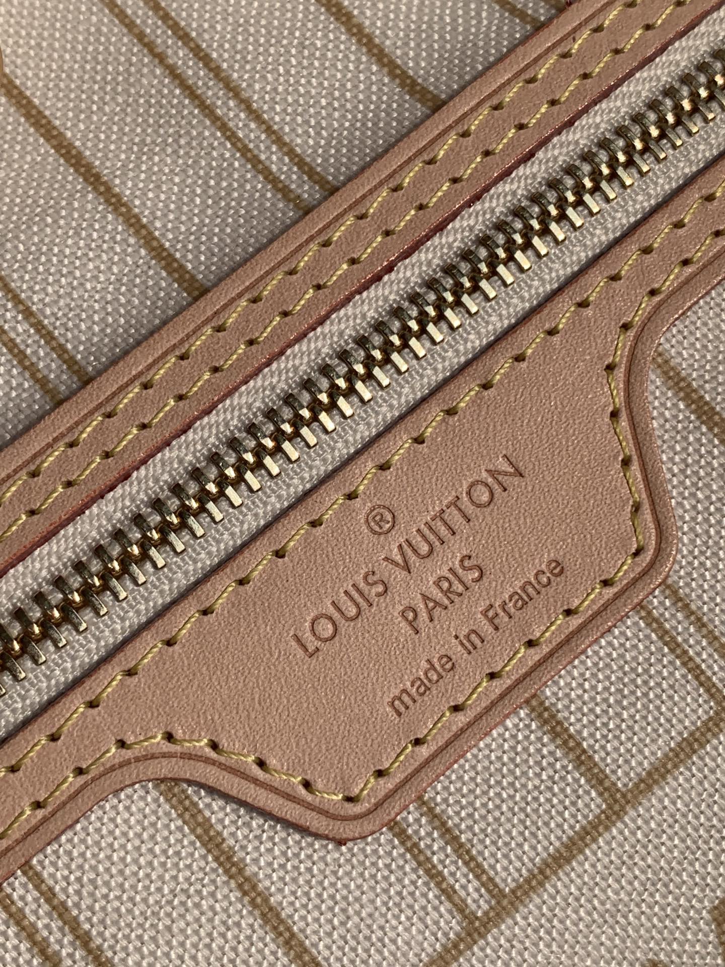 l0*is V*t0n neverfull pm -29×21×12cm