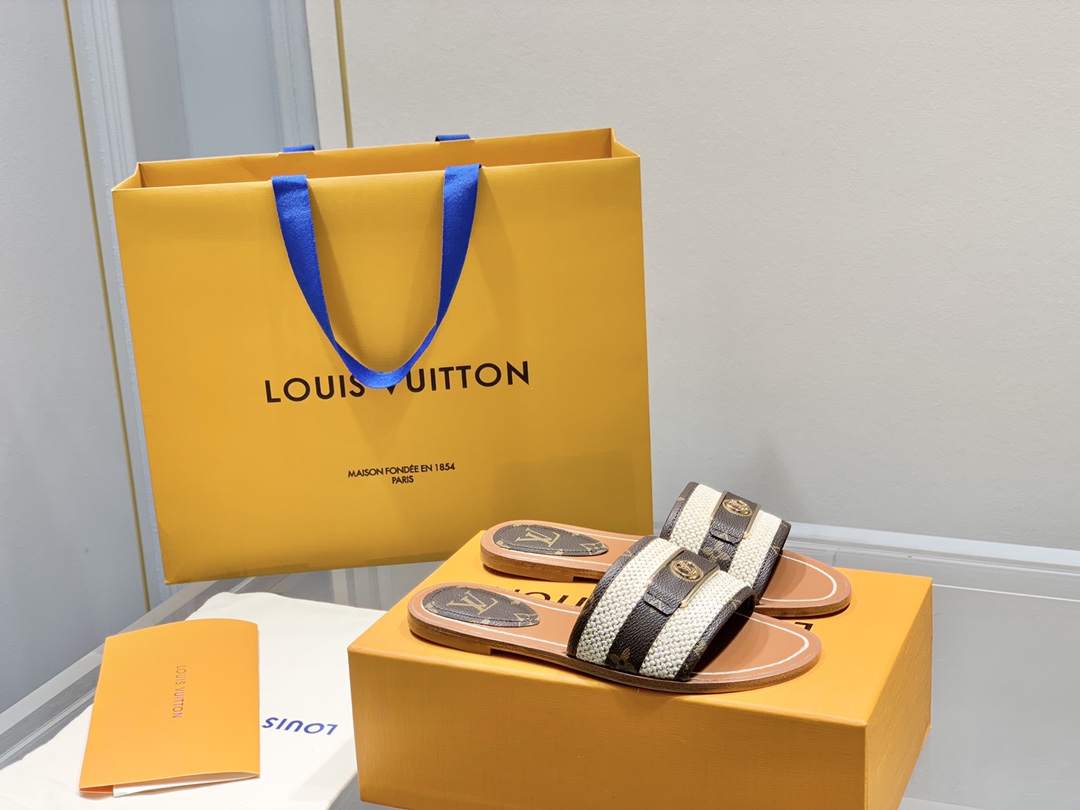 l0*is V*t0n slippers