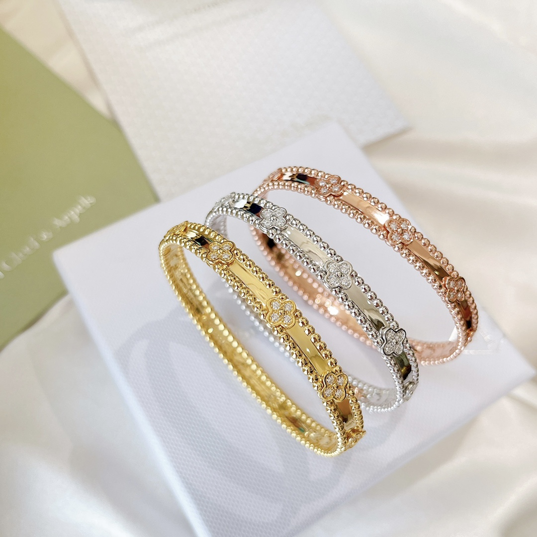 VCA Bracelet