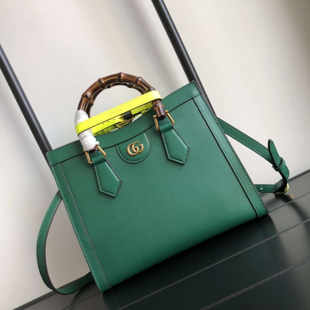 G*u*i diana top handbags