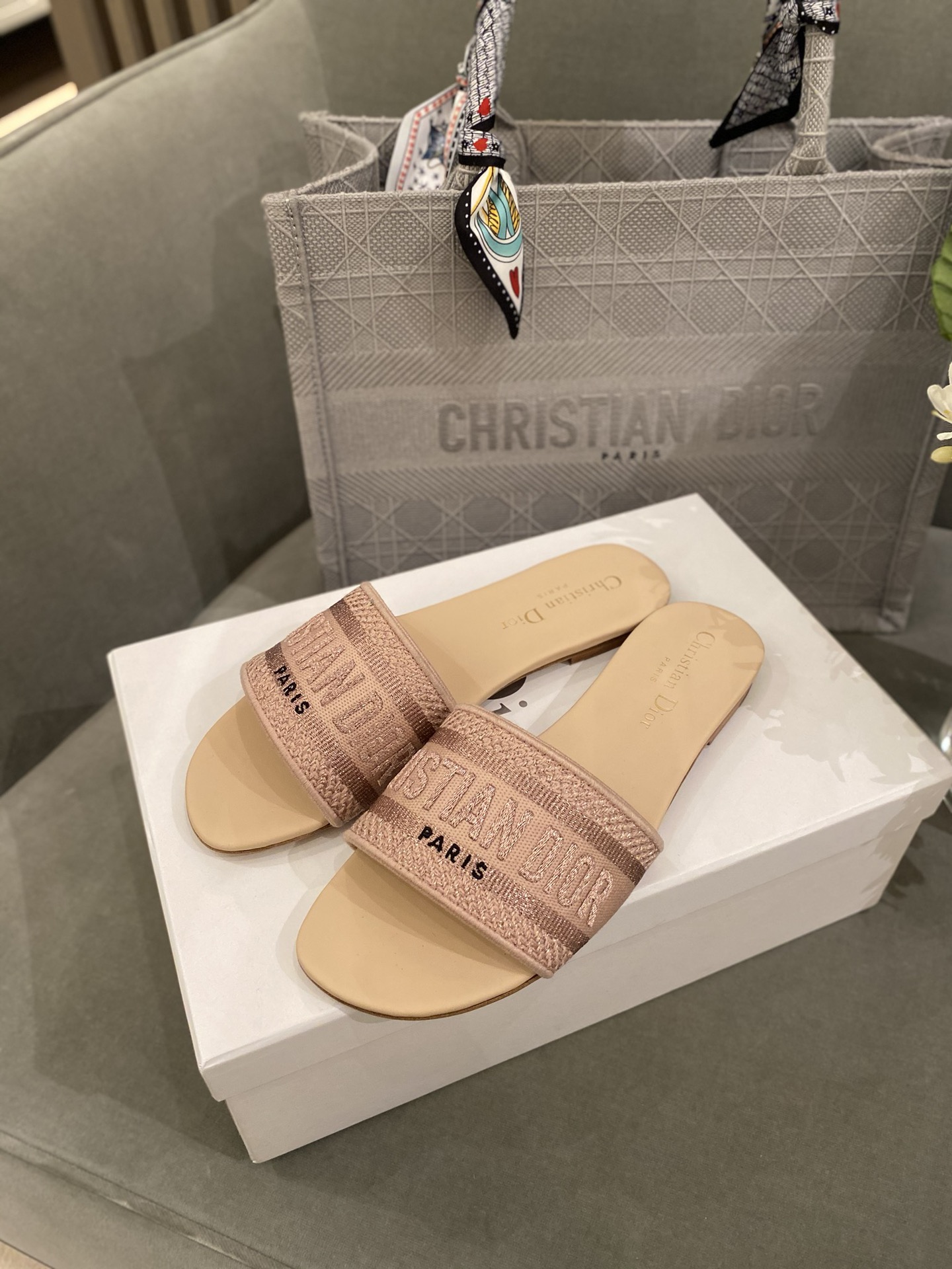 D*or slippers