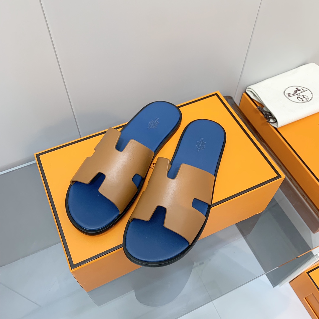H**mes sandals