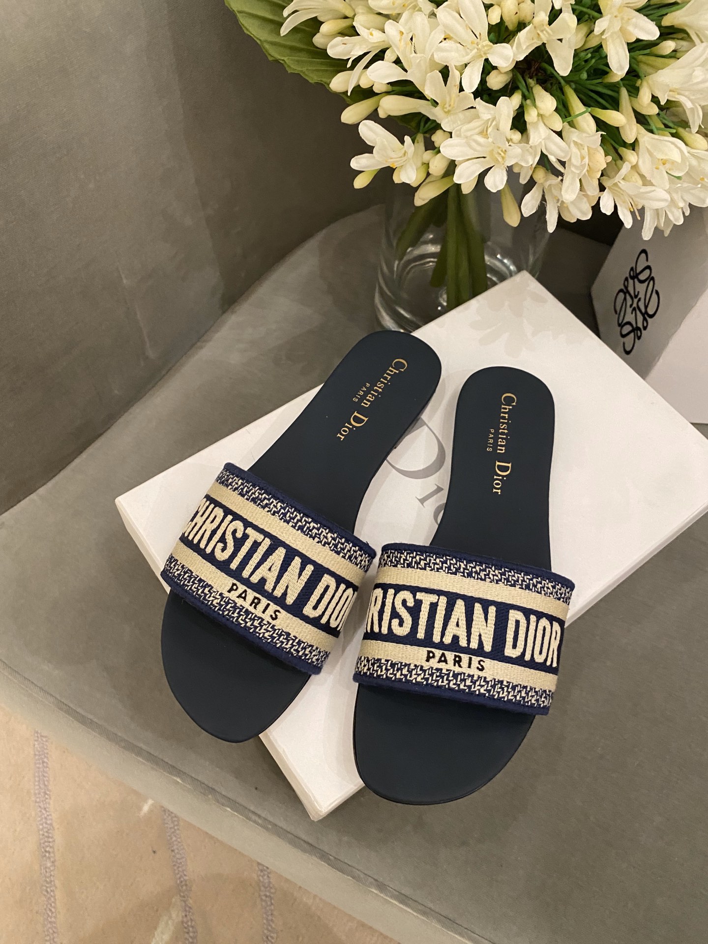 D*or slippers