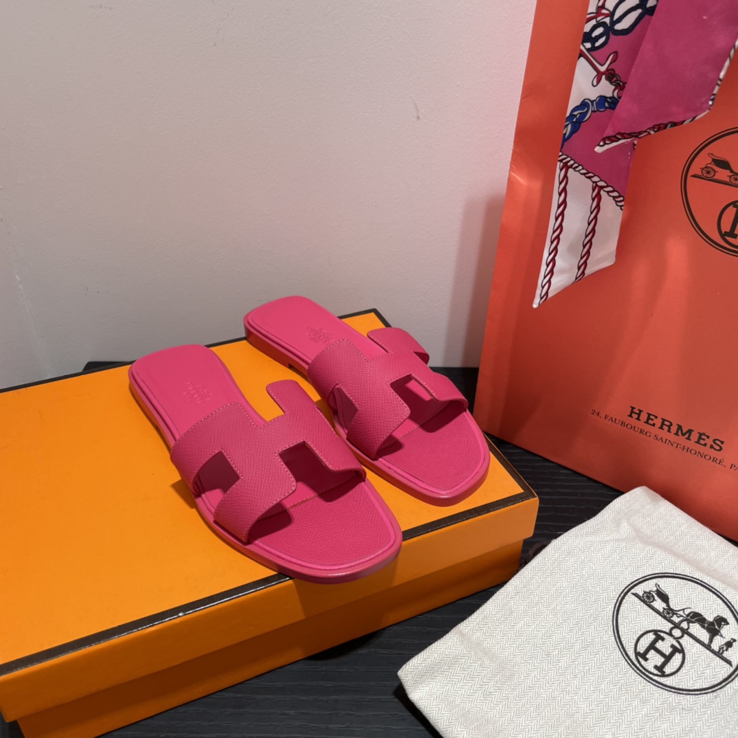 H**mes slippers