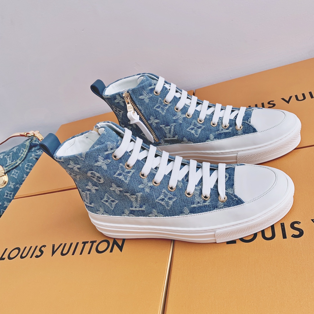 l0*is V*t0n sneakers
