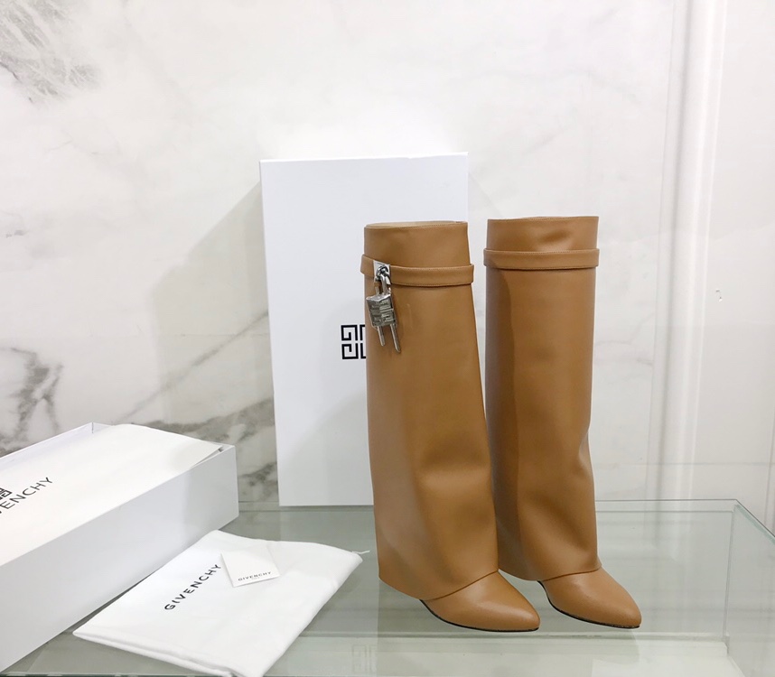 G1uenchy boots(eu35-42)