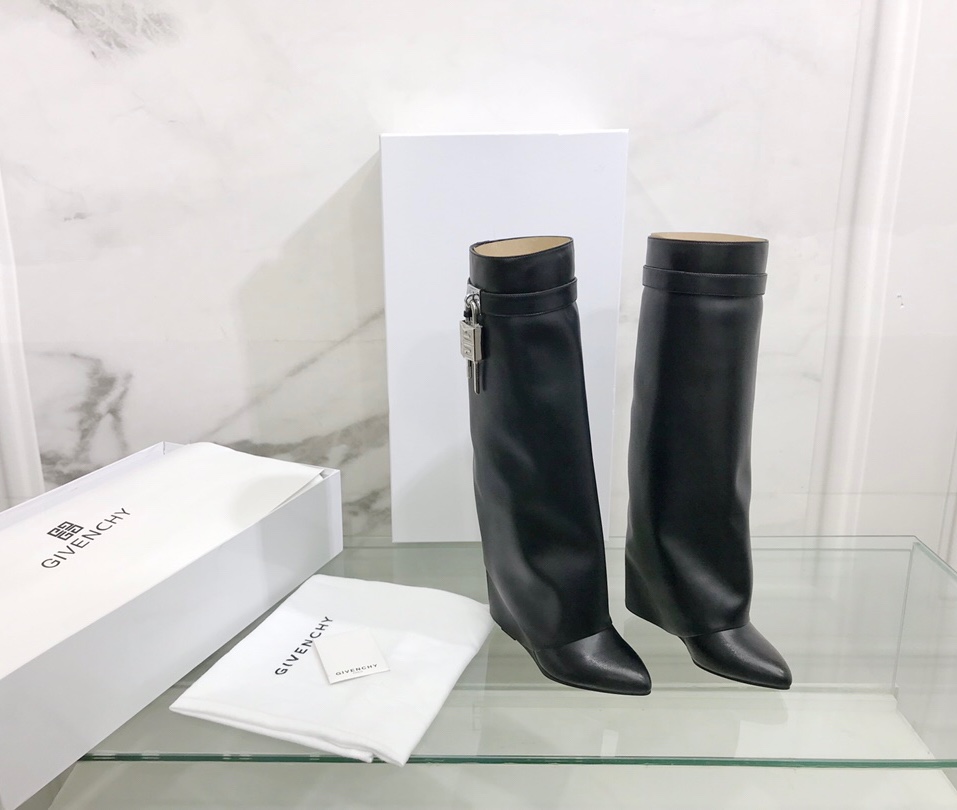 G1uenchy boots(eu35-42)