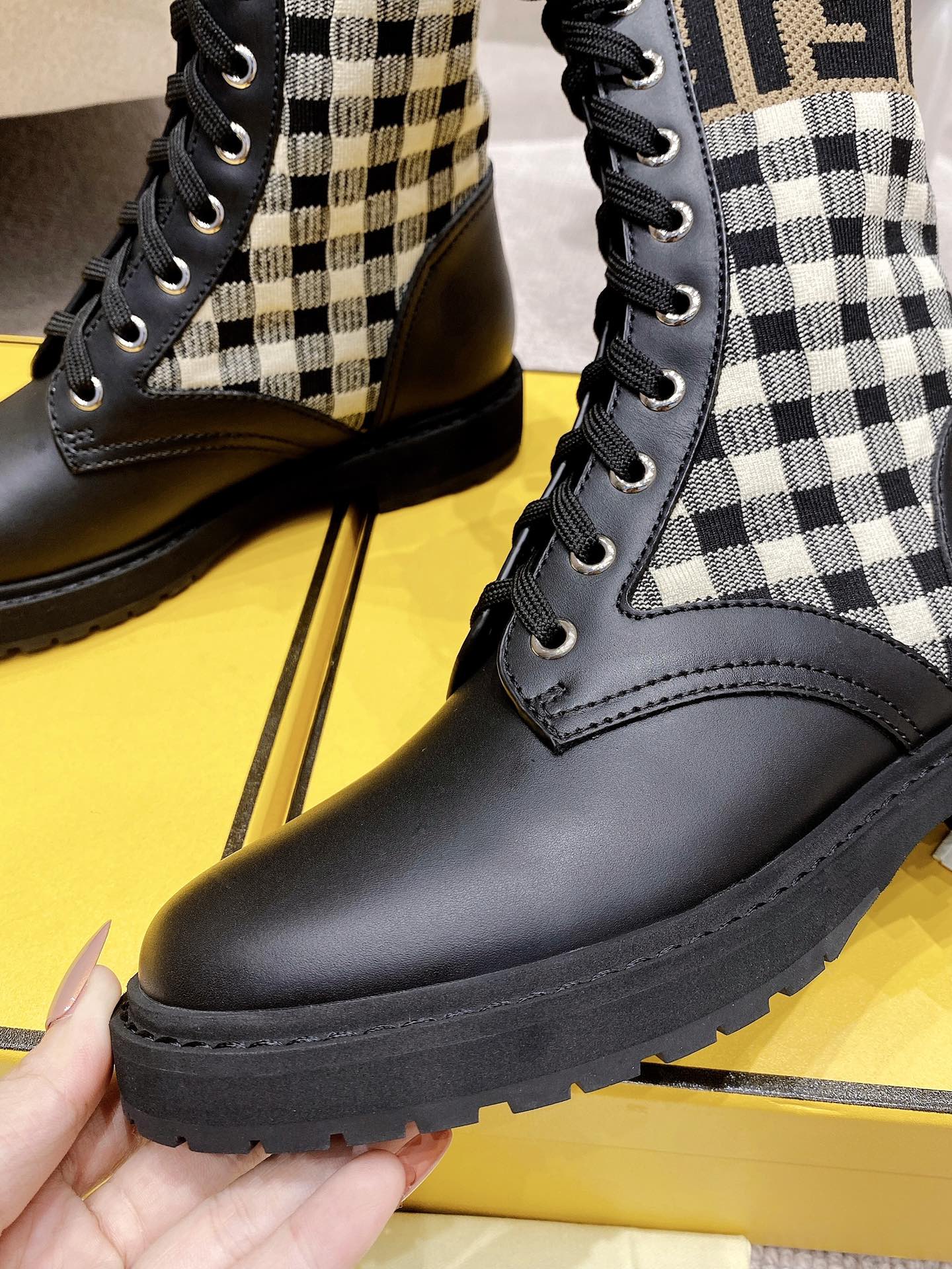 F**di boots