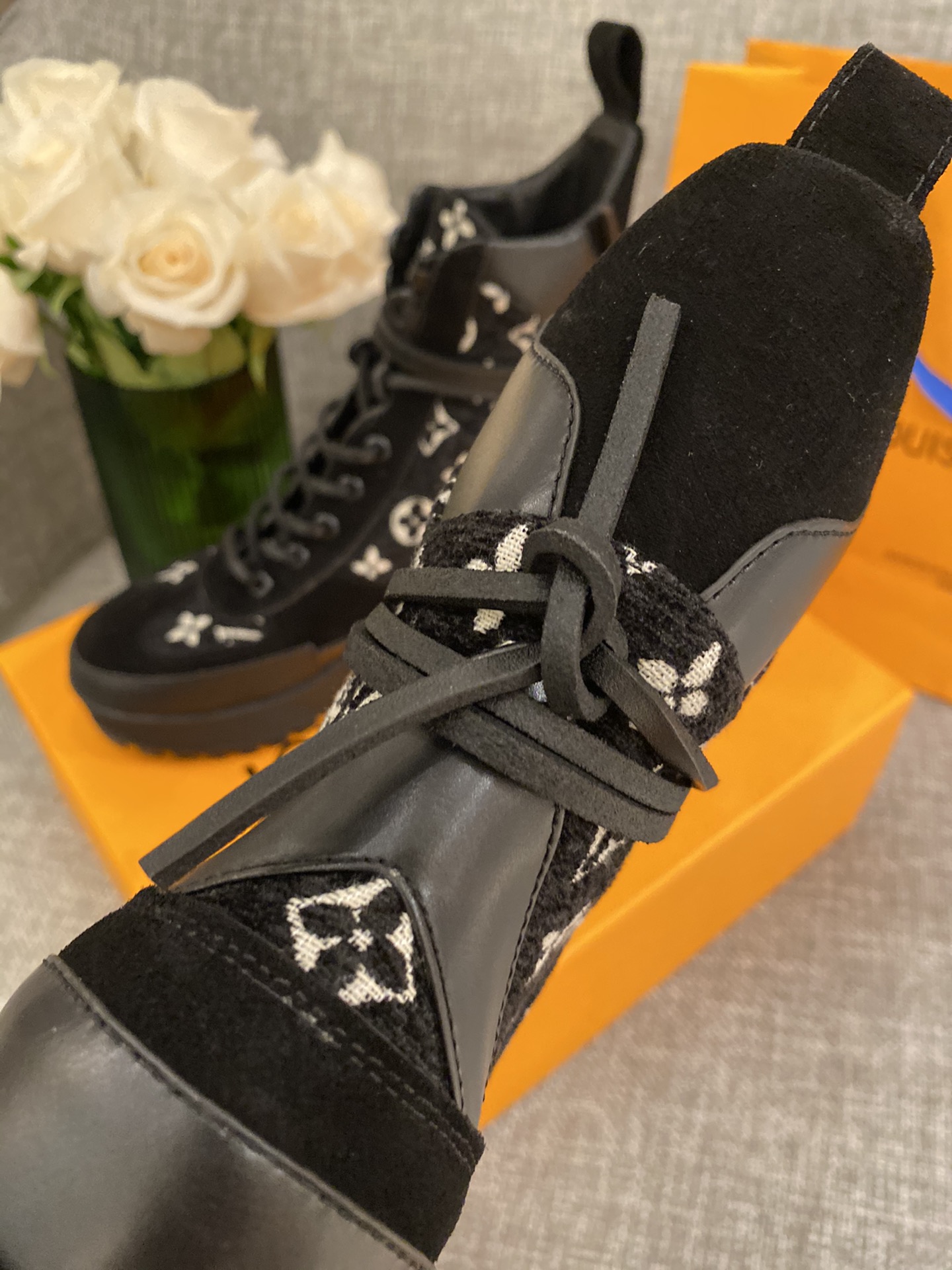 l0*is V*t0n boots