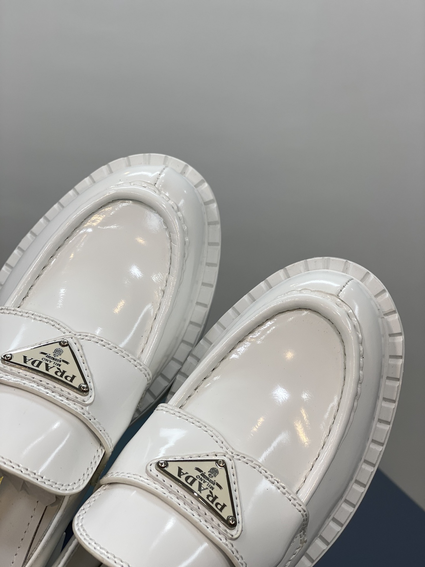 Pra*a loafers 2022ss