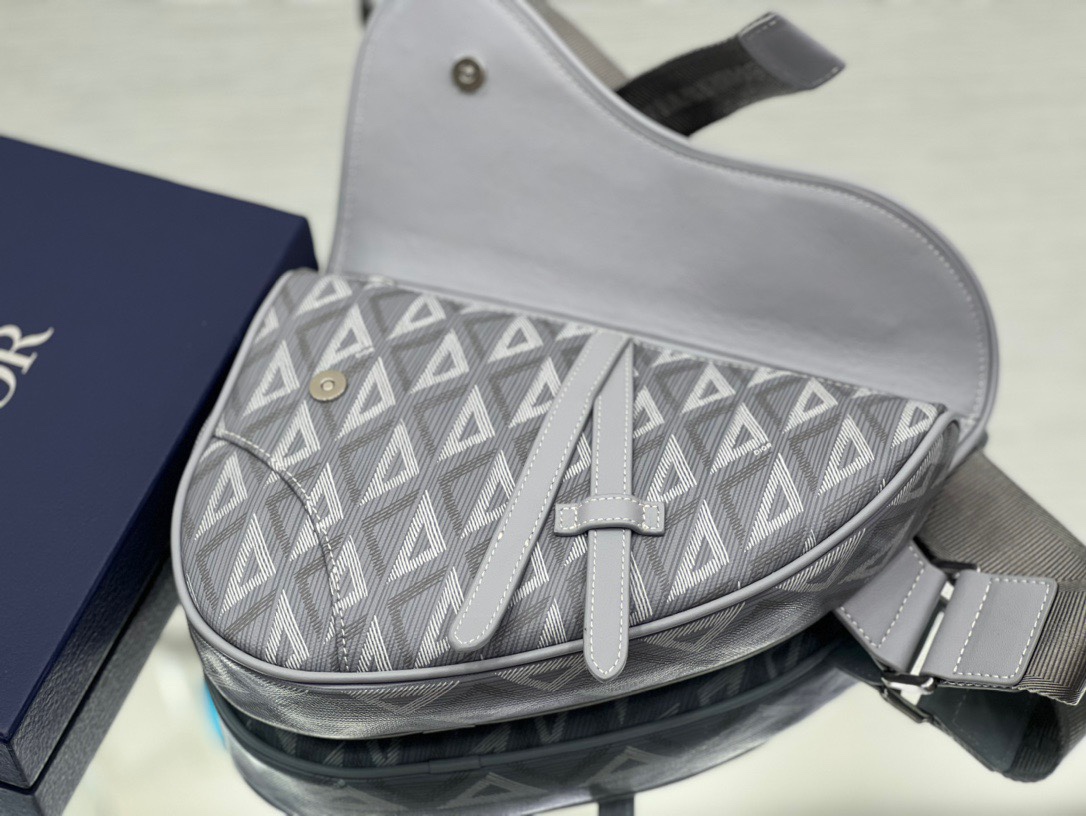 D*or saddle bag-20 x 28.6 x 5cm
