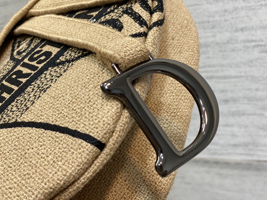 D*or saddle bag-20 x 28.6 x 5cm