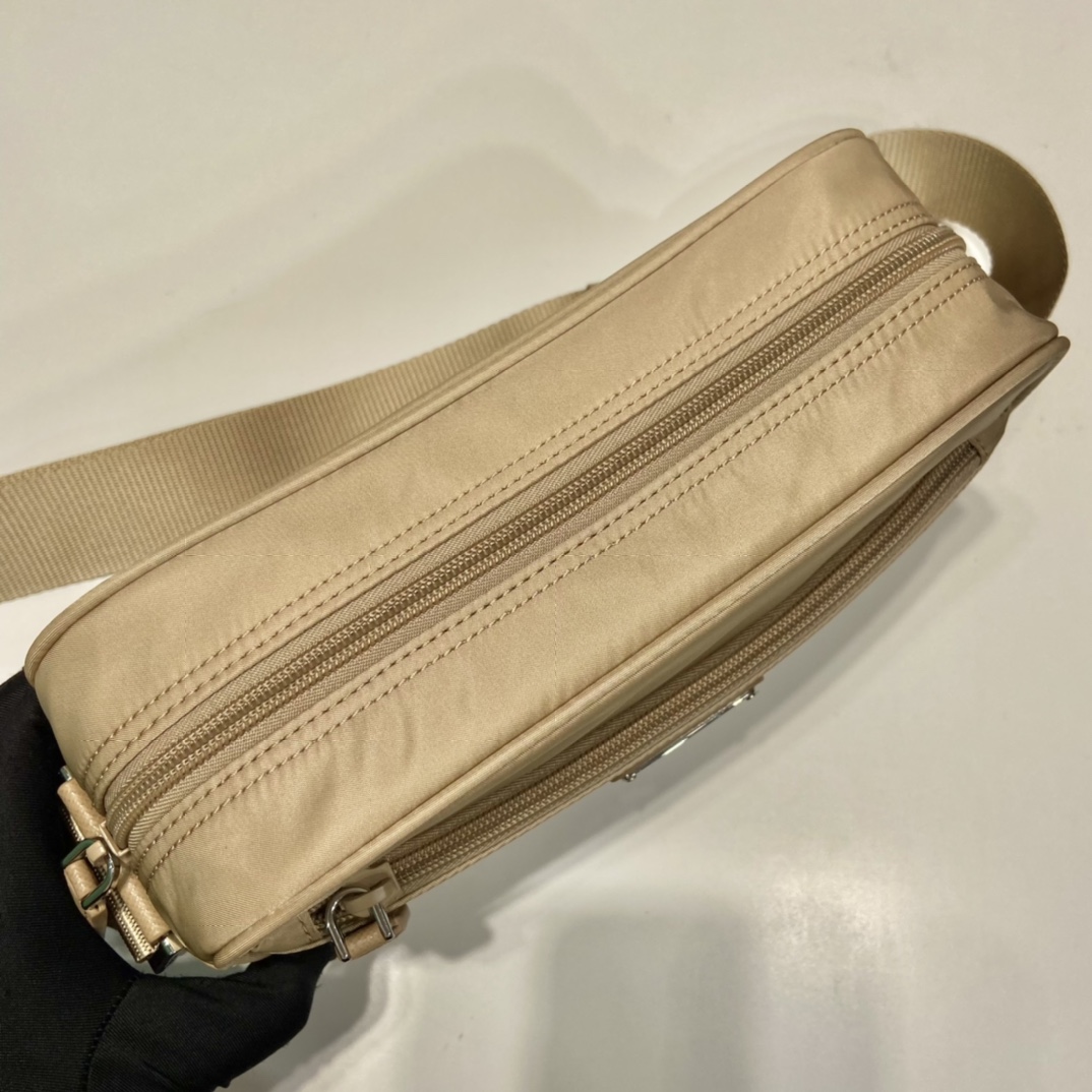 Pra*a 1bc167 crossbody bag -23*15*7cm