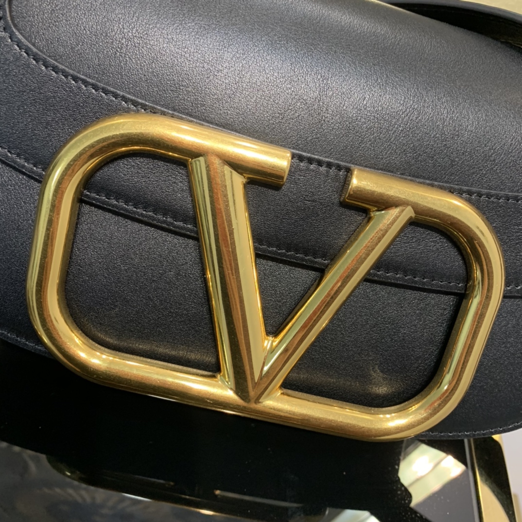 Va1e*ntin0 garavani s*pervee handbags-26*8*16cm