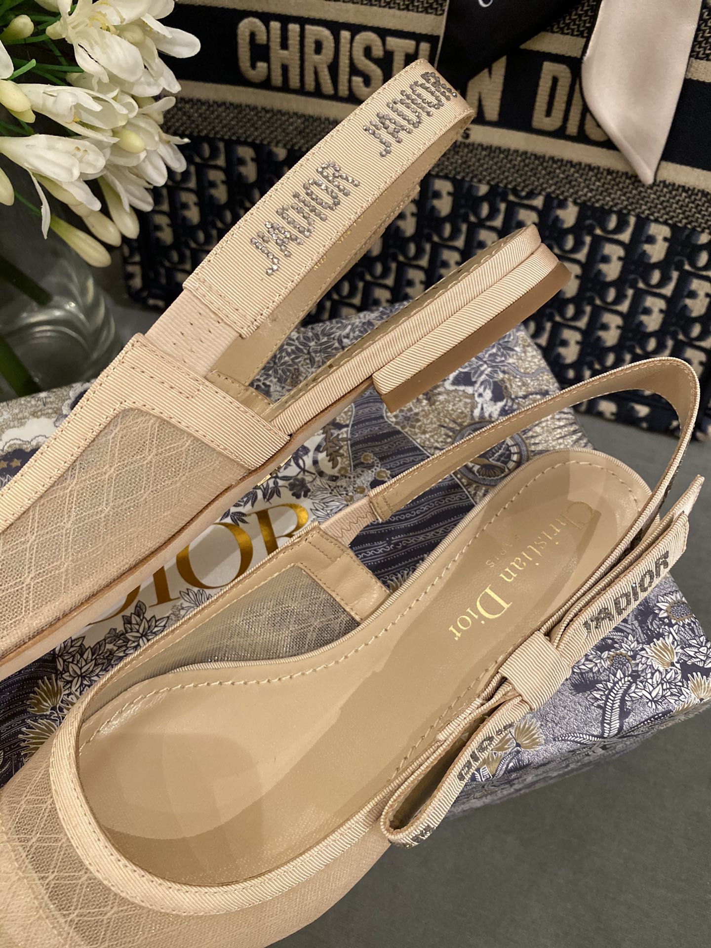 D*or flap shoes