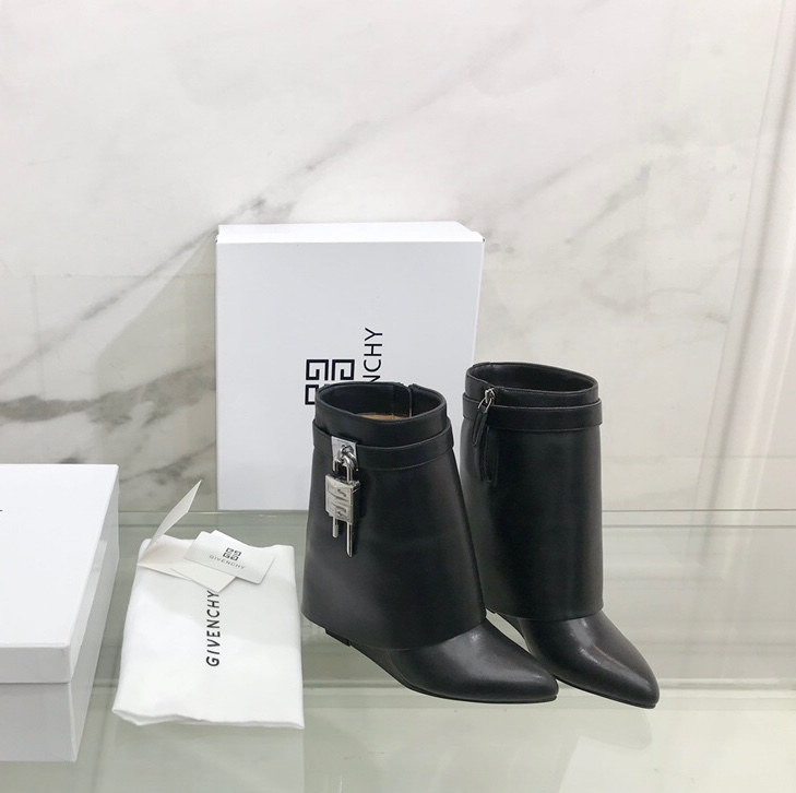 G1uenchy boots(eu35-42)