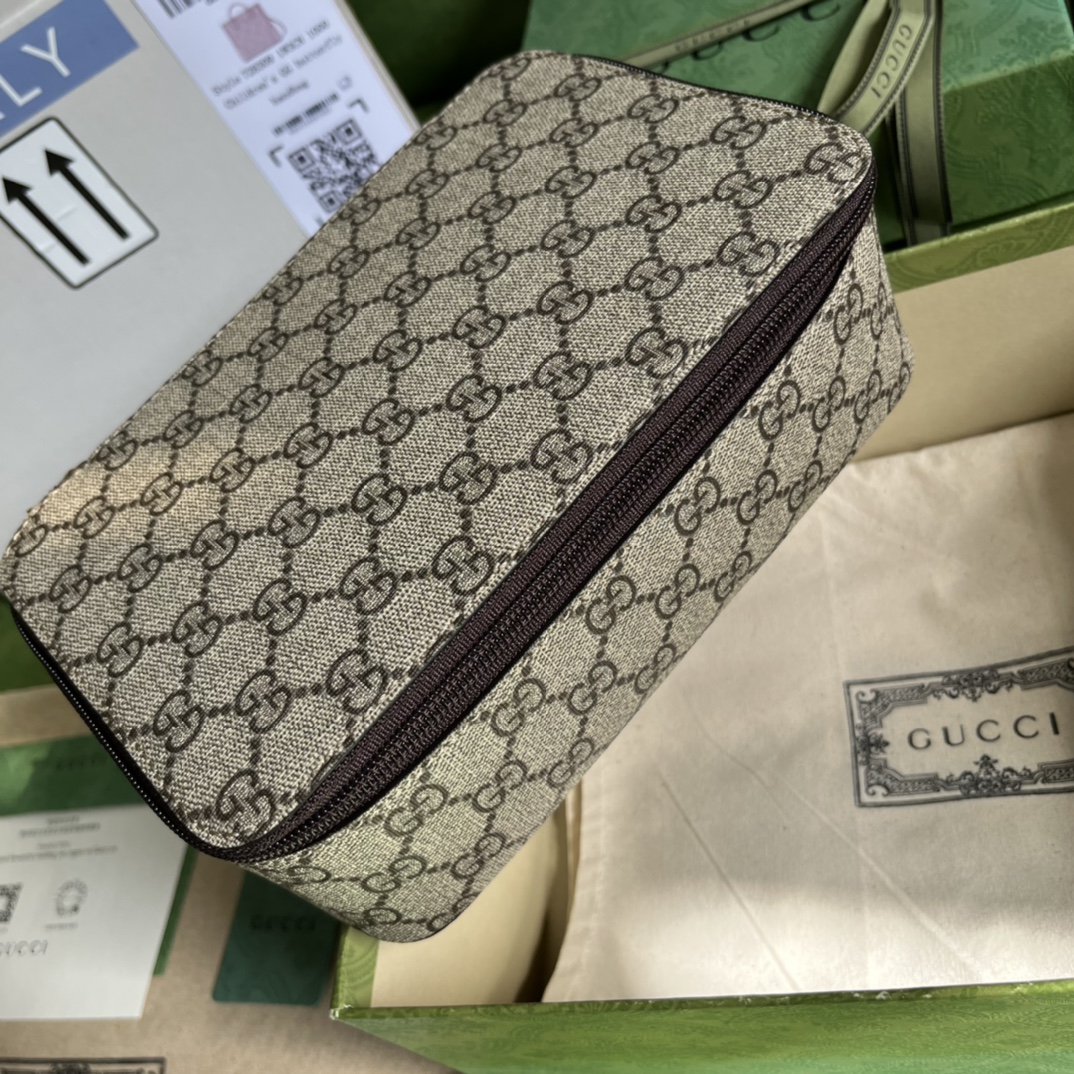 G*u*i pouch-22*8*14cm