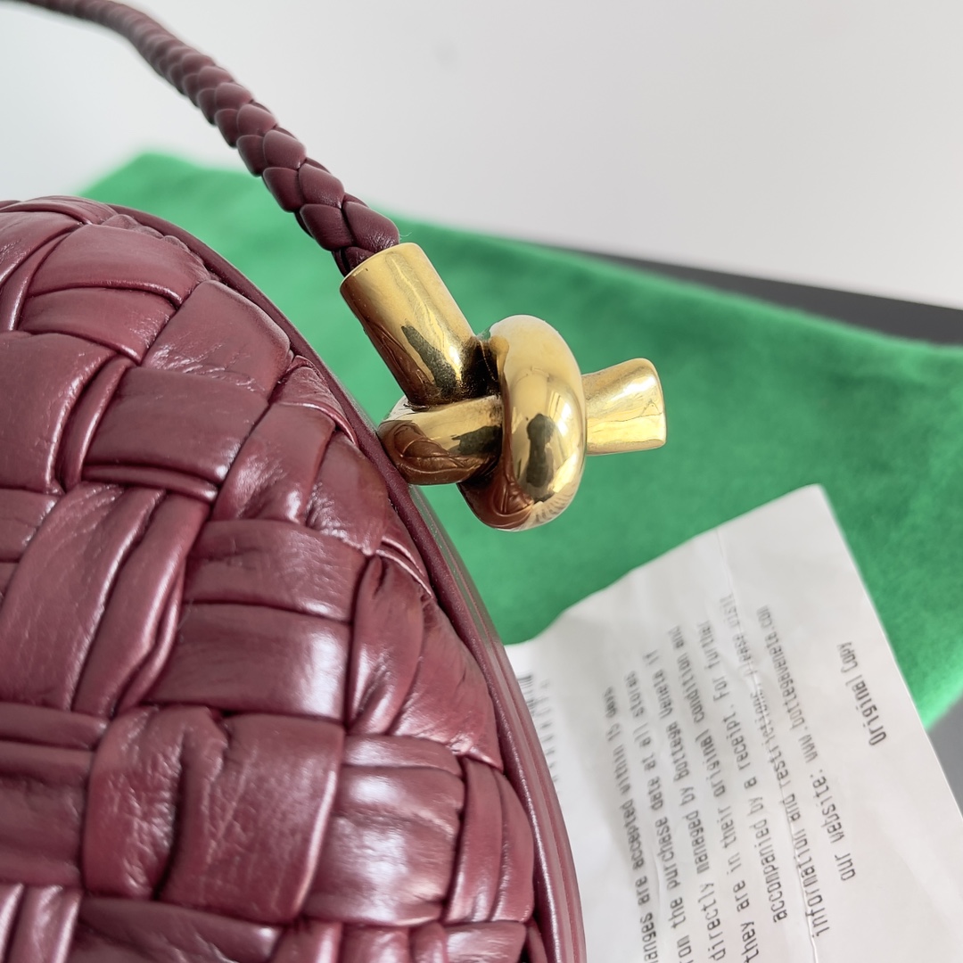 b0tte*a Ven*ta knot pouch-20.5*6*12.5cm