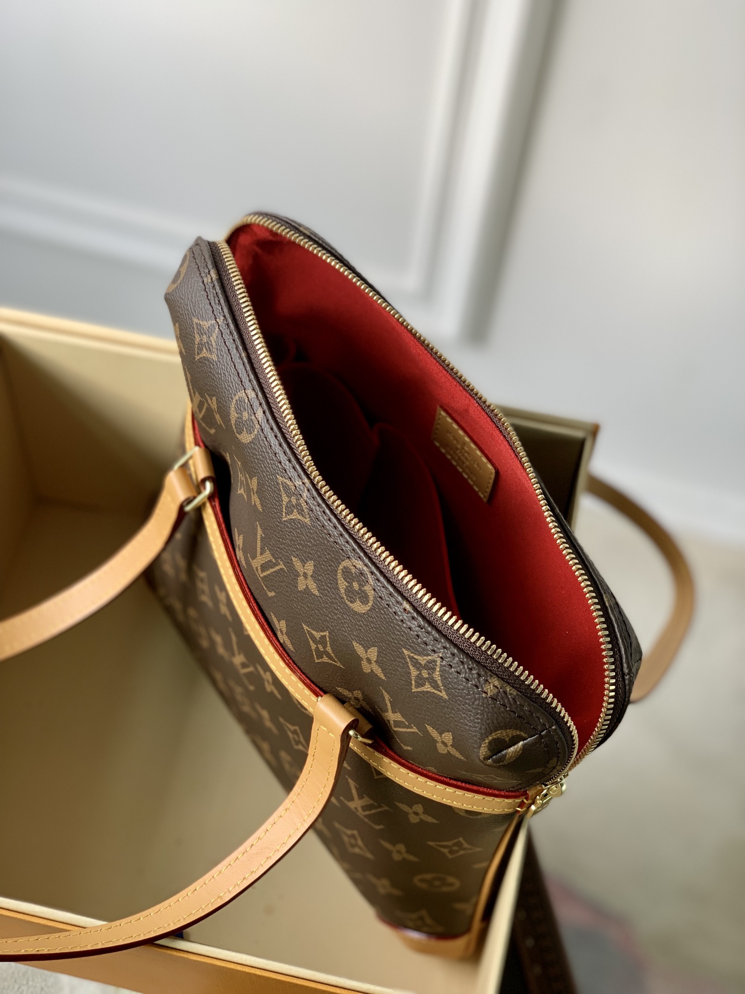 l0*is V*t0n vintage coussin bag-26×27cm