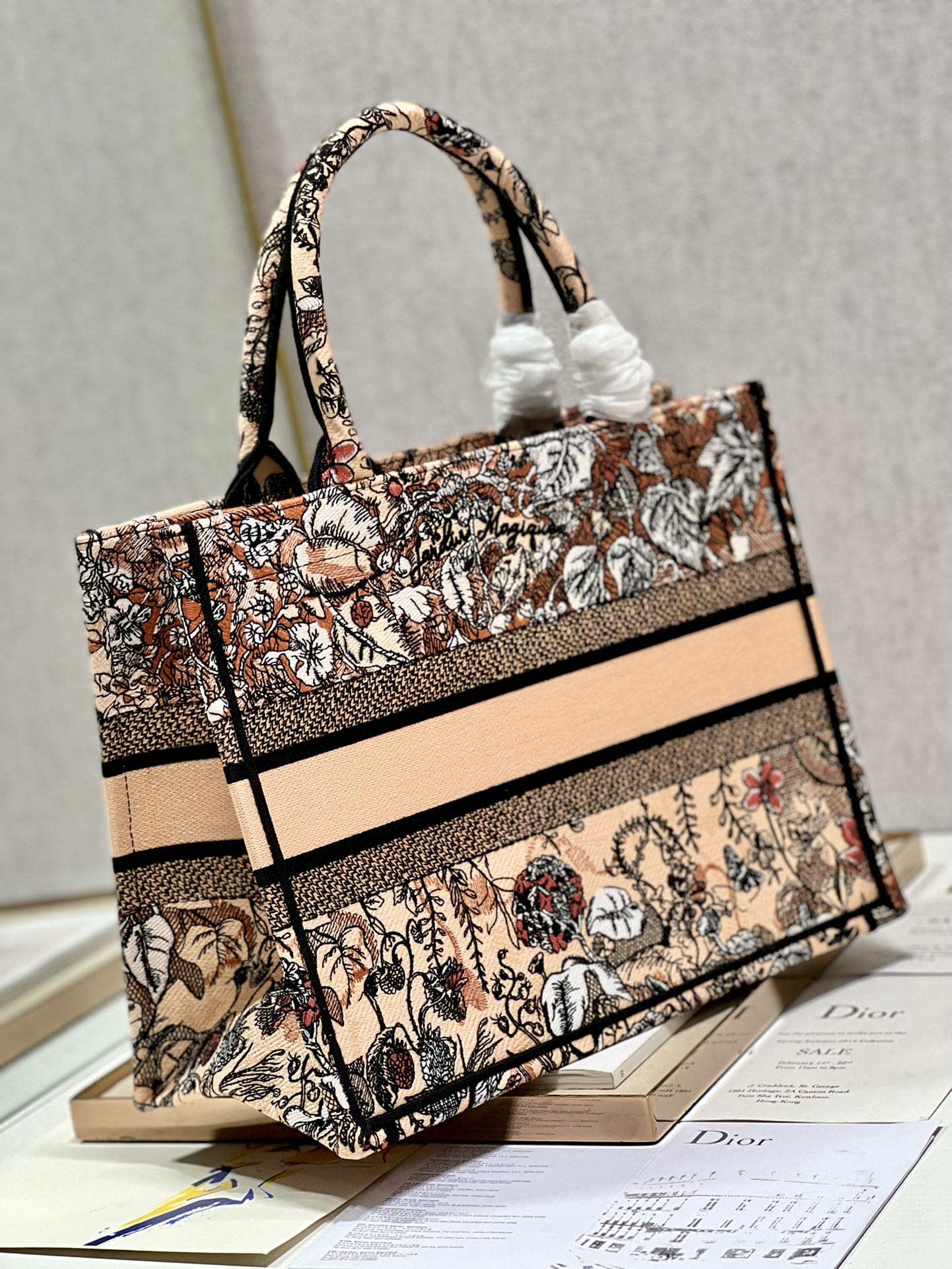 D*or book tote