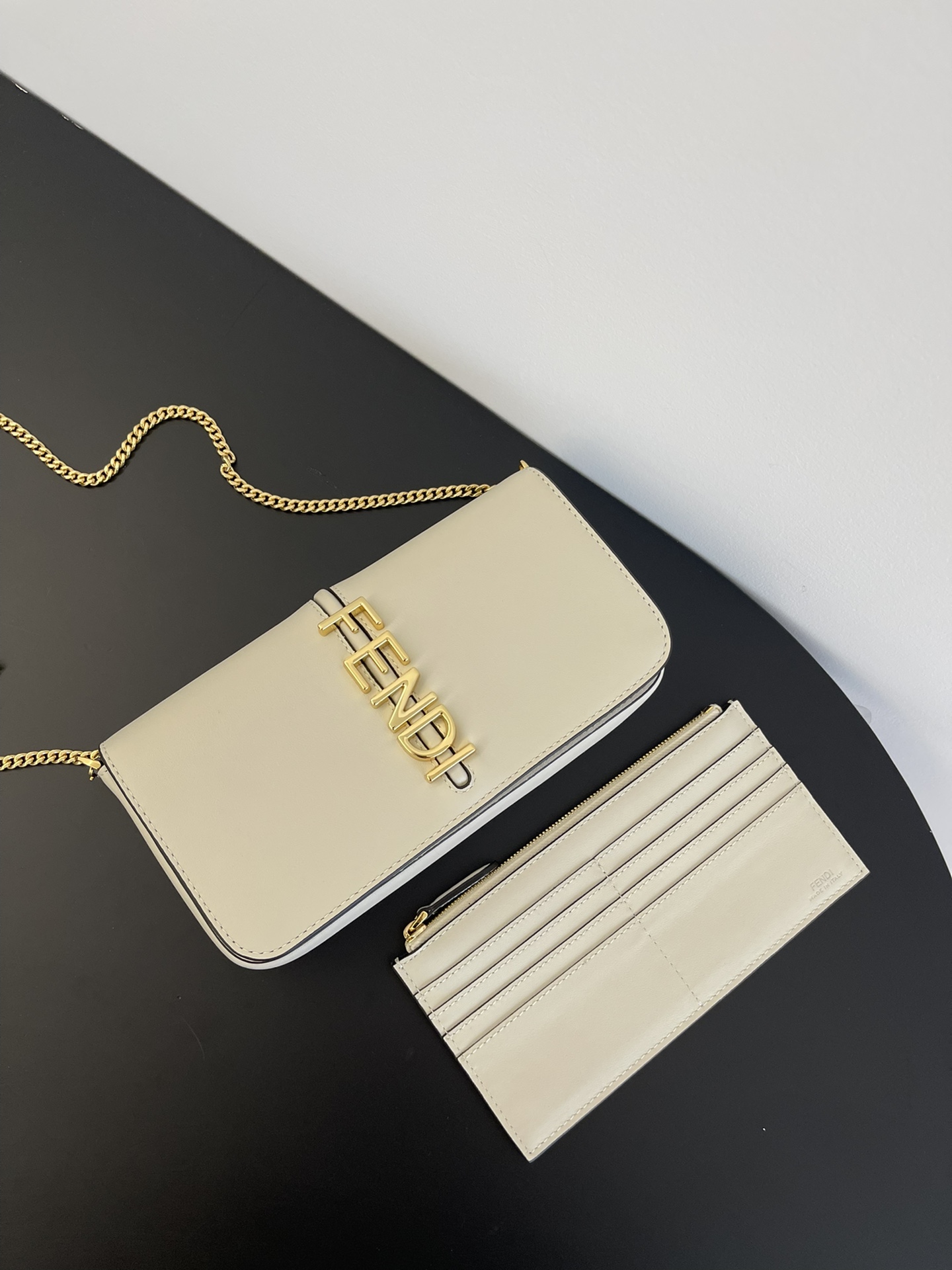F**di wallet on chain bag-22x5x11cm